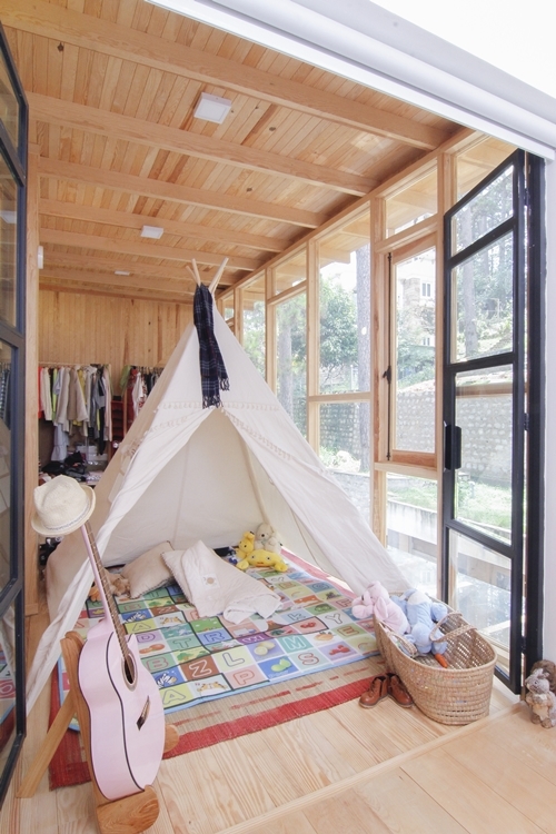 Chịu chơi như Phan Như Thảo: Mua 2 nhà đối diện nhau vì ngại đi làm xa