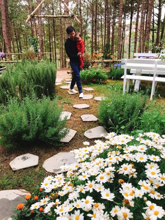 Chịu chơi như Phan Như Thảo: Mua 2 nhà đối diện nhau vì ngại đi làm xa