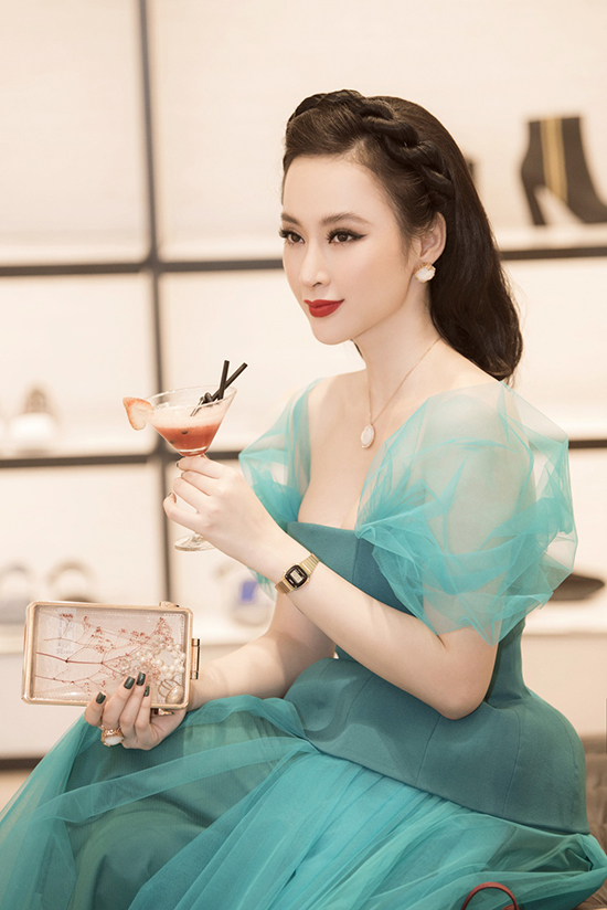 Những bộ cánh hàng hiệu tiền tạ tiền tấn sao vbiz dát lên người: Set đắt nhất có giá 4,5 tỷ đồng