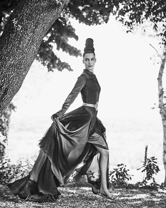 Mê đắm dáng thon quyến rũ hút hồn của ‘chân dài’ Bella Hadid