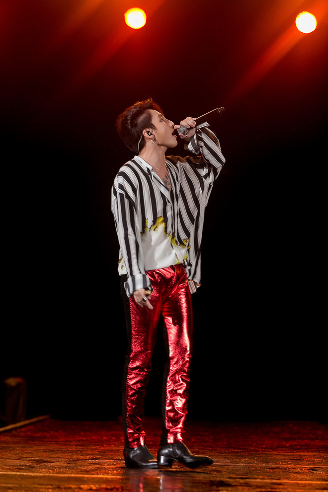 Những bộ cánh hàng hiệu tiền tạ tiền tấn sao vbiz dát lên người: Set đắt nhất có giá 4,5 tỷ đồng