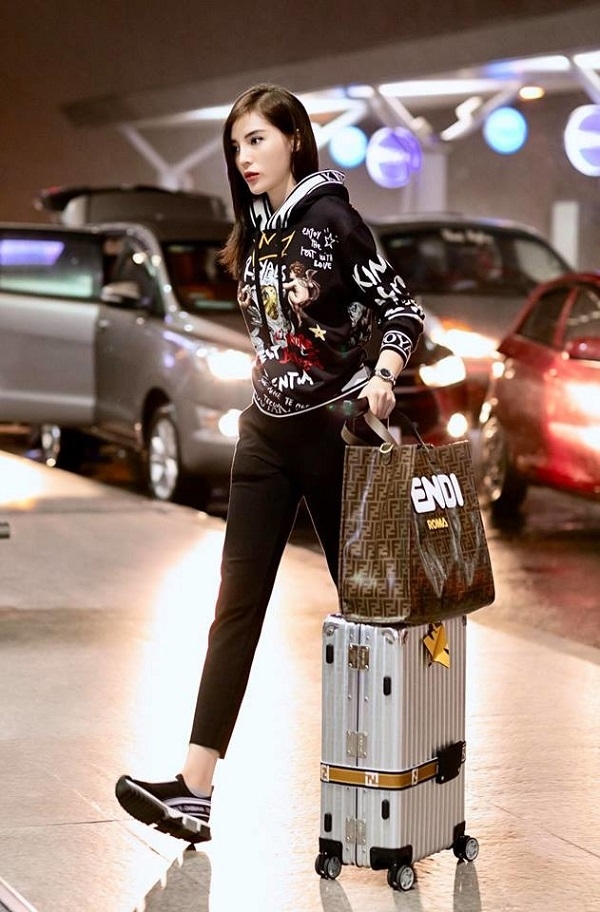 Những bộ cánh hàng hiệu tiền tạ tiền tấn sao vbiz dát lên người: Set đắt nhất có giá 4,5 tỷ đồng