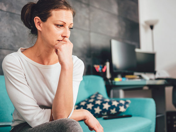 Mẹ chồng mất nhưng chồng tôi vẫn dửng dưng kéo chăn ngủ tiếp mặc cho tôi vừa cuống vừa thương xót bà