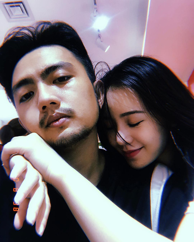 Em gái Lan cave Quỳnh Kool khóa môi bạn trai kém tuổi trong lễ tốt nghiệp