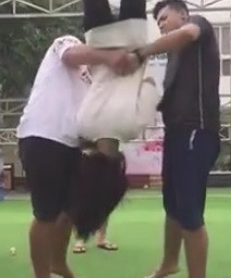 Giới trẻ Việt bất chấp nguy hiểm tham gia thử thách lộn người