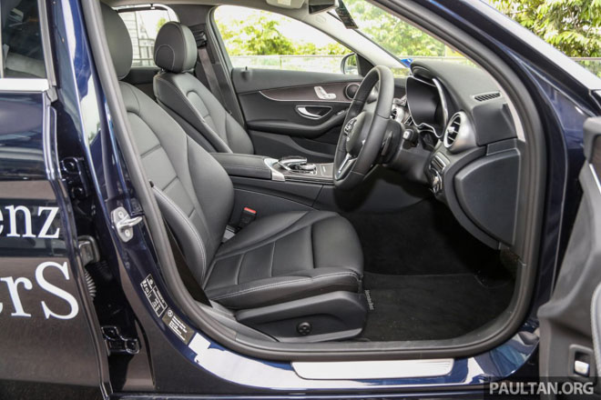 Mercedes-Benz giới thiệu bộ ba C-CLass mới: Động cơ 1.5L tăng áp, giá từ 1,4 tỷ đồng