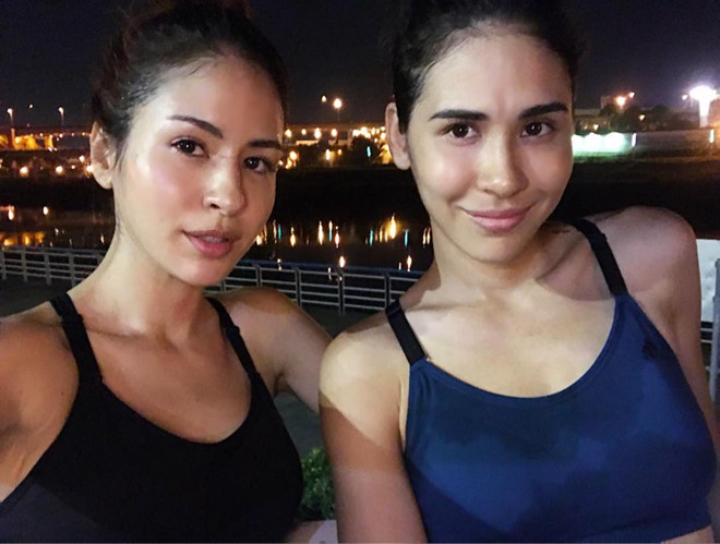 Vẻ ngoài nóng bỏng, cá tính của 3 chị em là con lai Pháp