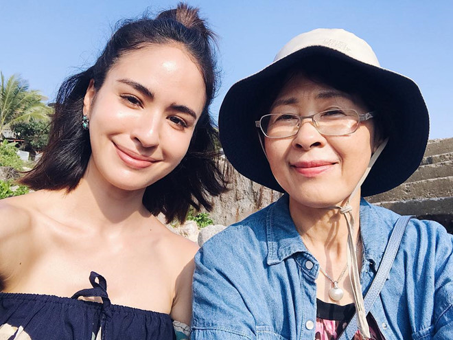 Vẻ ngoài nóng bỏng, cá tính của 3 chị em là con lai Pháp