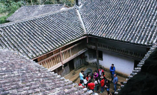 Họ Vương hàng trăm con cháu, sổ đỏ dinh thự vua Mèo được cấp cho ai?