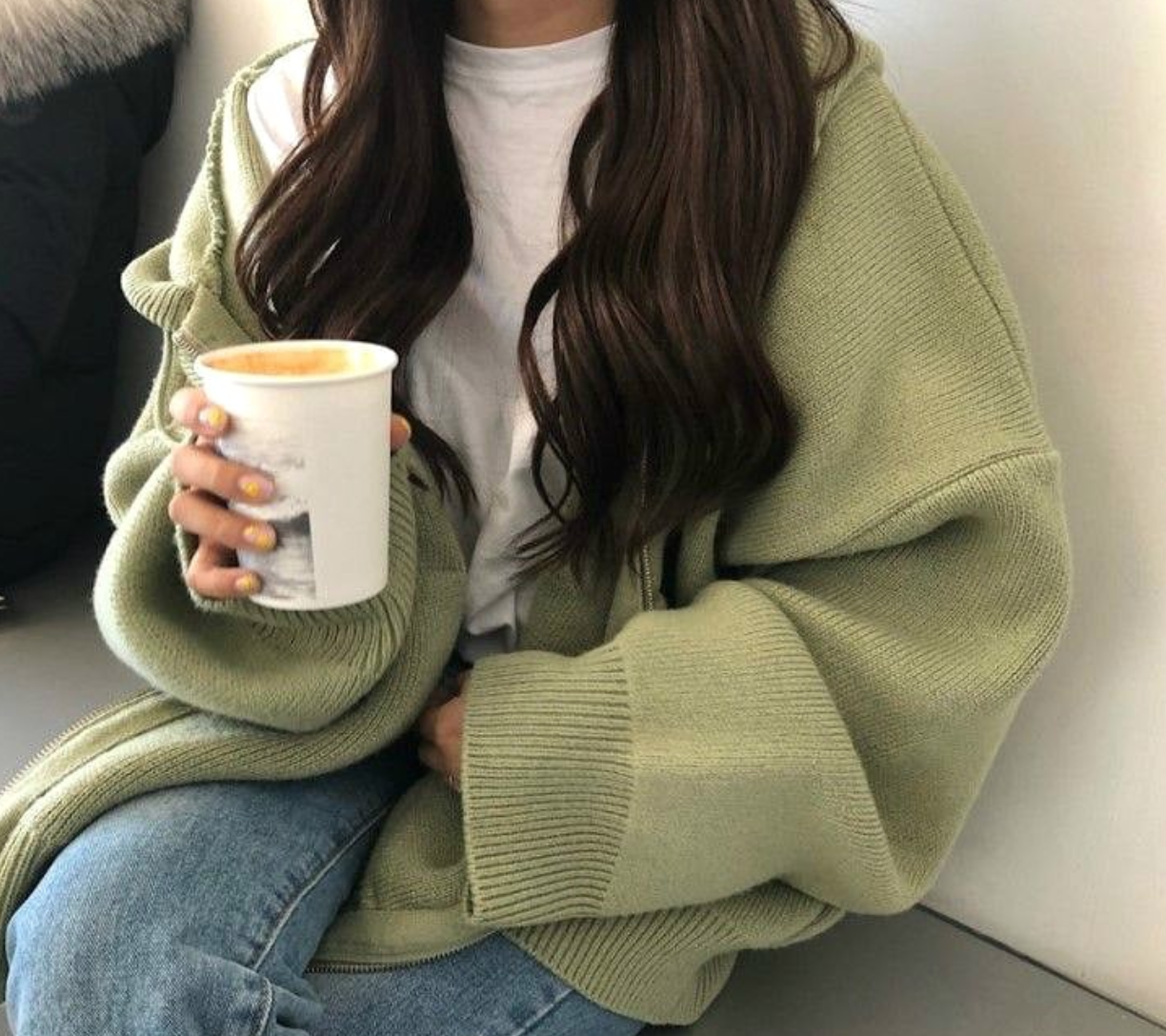 Tận cùng cô đơn: Tự lập nick giả nhắc mình ngủ sớm, để relationship, mua bánh kem kỷ niệm hẹn hò như thật!