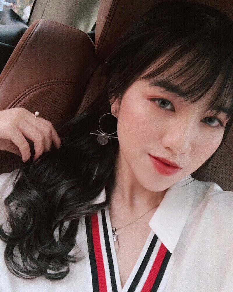 Mẫu ảnh của hội Hypebeast Hà Nội: Cũng là tiểu thư con nhà giàu, khí chất sang chảnh Mẫu ảnh của hội Hypebeast Hà Nội: Cũng là tiểu thư con nhà giàu, khí chất sang chảnh