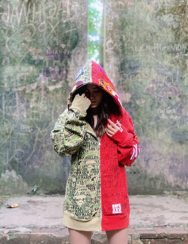 Mẫu ảnh của hội Hypebeast Hà Nội: Cũng là tiểu thư con nhà giàu, khí chất sang chảnh Mẫu ảnh của hội Hypebeast Hà Nội: Cũng là tiểu thư con nhà giàu, khí chất sang chảnh