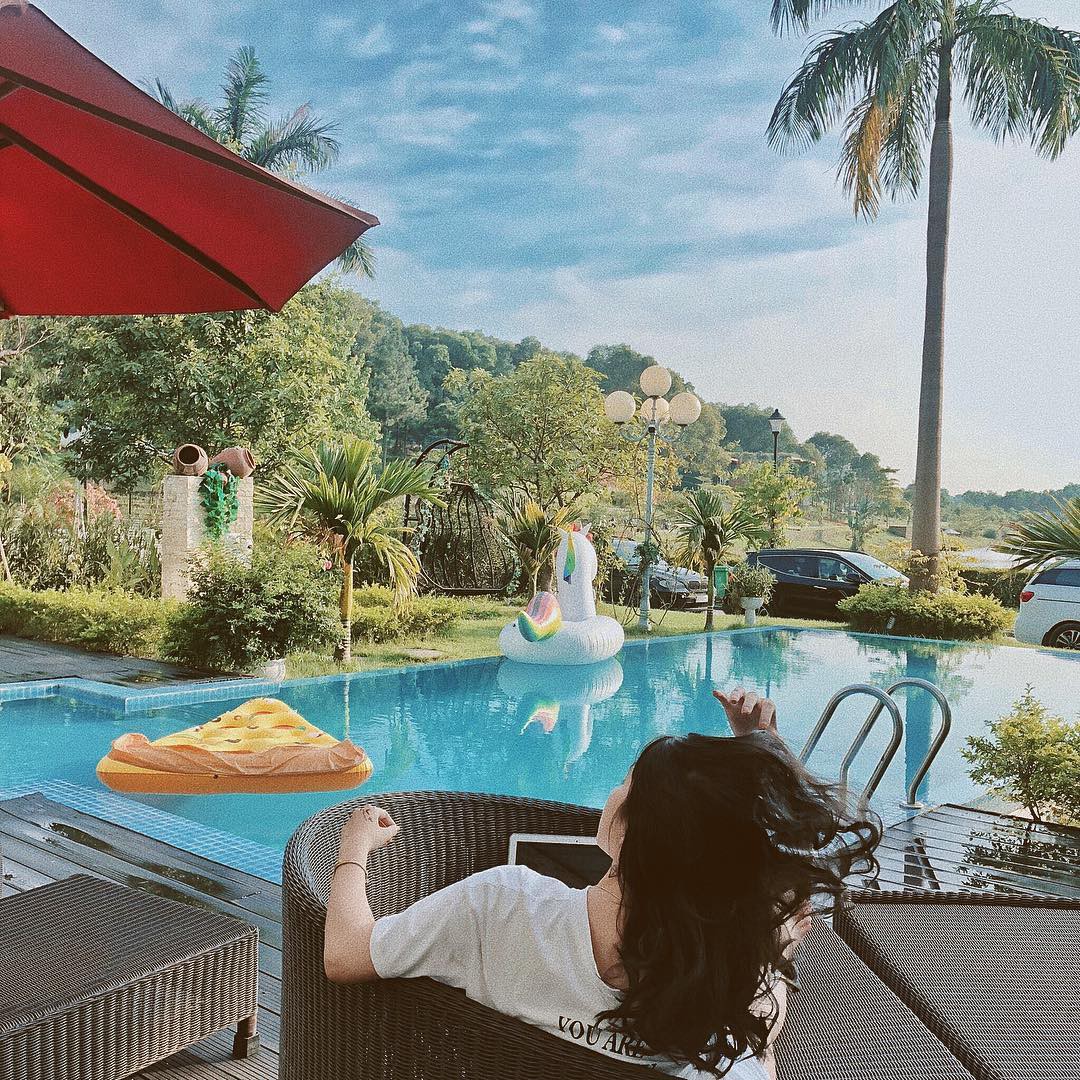 Mẫu ảnh của hội Hypebeast Hà Nội: Cũng là tiểu thư con nhà giàu, khí chất sang chảnh Mẫu ảnh của hội Hypebeast Hà Nội: Cũng là tiểu thư con nhà giàu, khí chất sang chảnh