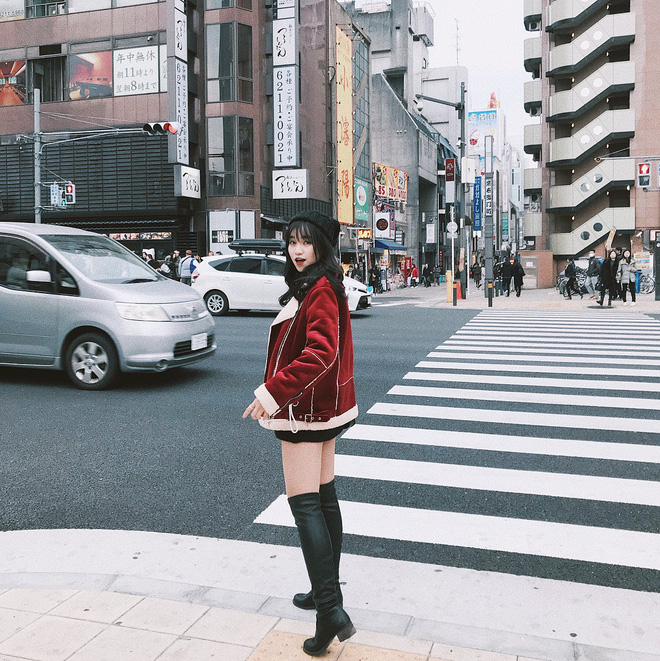 Mẫu ảnh của hội Hypebeast Hà Nội: Cũng là tiểu thư con nhà giàu, khí chất sang chảnh Mẫu ảnh của hội Hypebeast Hà Nội: Cũng là tiểu thư con nhà giàu, khí chất sang chảnh