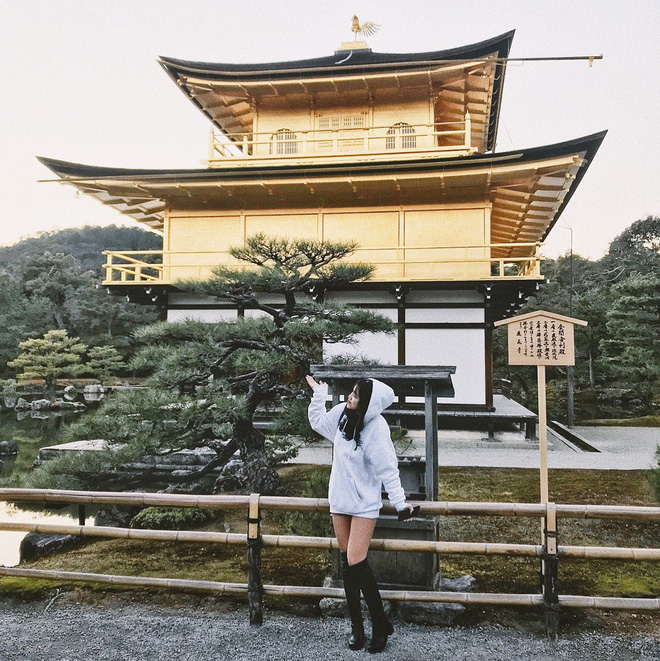 Mẫu ảnh của hội Hypebeast Hà Nội: Cũng là tiểu thư con nhà giàu, khí chất sang chảnh Mẫu ảnh của hội Hypebeast Hà Nội: Cũng là tiểu thư con nhà giàu, khí chất sang chảnh