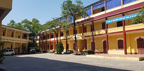 Nhóm học sinh xúc phạm cô giáo trên Facebook được giảm mức kỷ luật