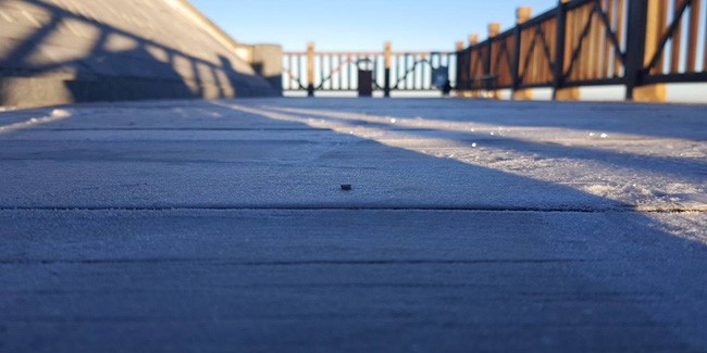 Không khí lạnh bất ngờ bao trùm miền Bắc, băng dày đặc trên đỉnh Fansipan