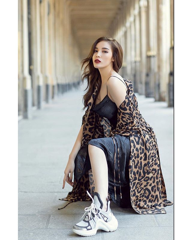 Người đẹp Việt lăng xê họa tiết da báo hot nhất mùa thu đông 2018