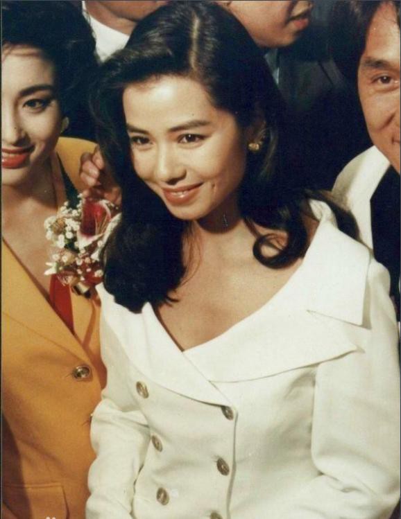Đệ nhất mỹ nhân khuynh đảo Hong Kong: Bị Thành Long lừa dối, cuối đời quyết ở vậy thờ chồng