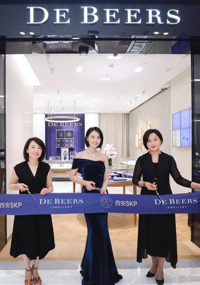 Loạt hợp đồng quảng cáo béo bở bị chia cắt hết, thời đại Phạm Băng Băng thực sự đã kết thúc?