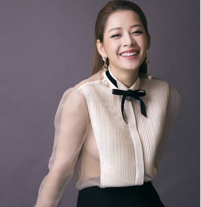 Diện mốt khoe chân ngực mỹ nhân Việt người được khen quyến rũ, người bị chê phản cảm quá lố