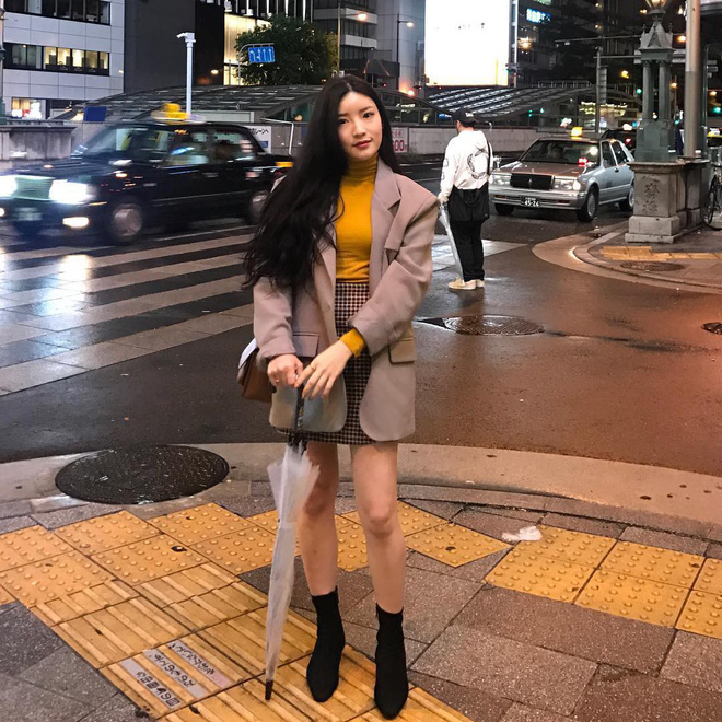 Đáng đầu tư nhất trong tủ đồ thu đông năm nay của nàng công sở chính là ankle boots!