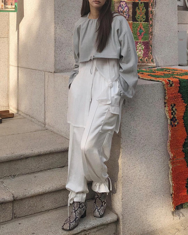 Đáng đầu tư nhất trong tủ đồ thu đông năm nay của nàng công sở chính là ankle boots!