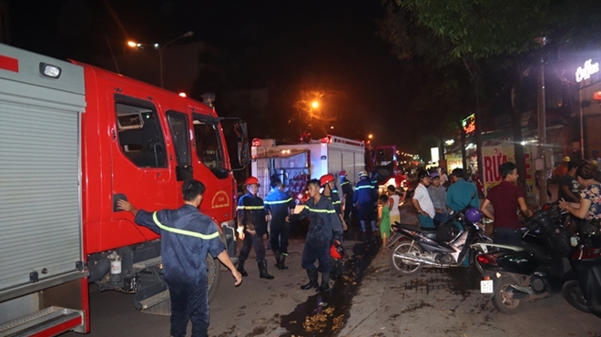 Hỏa hoạn thiêu rụi ô tô Audi trị giá 1 tỷ đồng