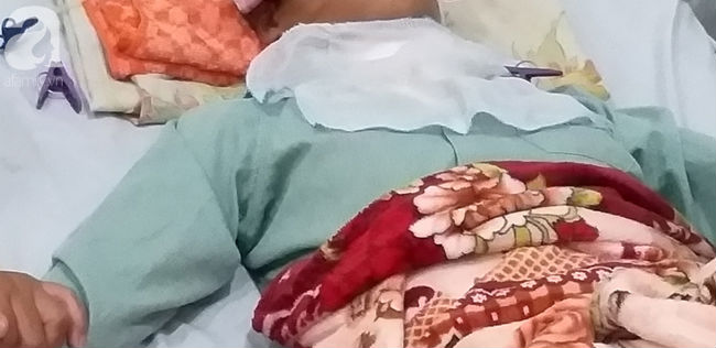 Cha của nữ sinh bị hàng xóm hiếp và chém gần lìa hai tay: Tôi bủn rủn, tối sầm khi nghe tin