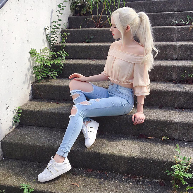 Hot girl 19 tuổi xinh như búp bê, được gọi là tiên nữ giáng trần