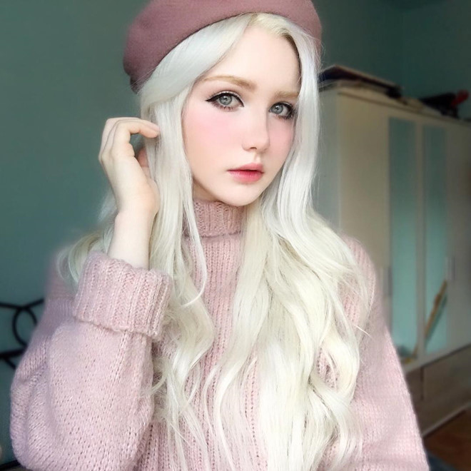 Hot girl 19 tuổi xinh như búp bê, được gọi là tiên nữ giáng trần