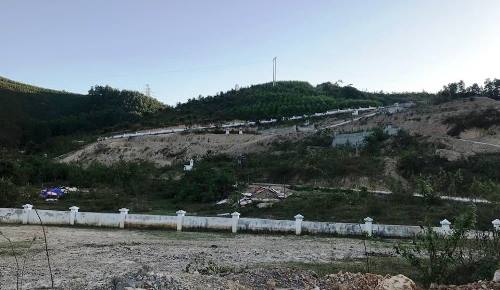 Đại công trường than trái phép núp bóng nghĩa trang ở Quảng Ninh