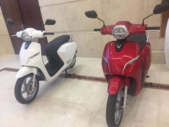 Sáng nay ra mắt xe máy điện đầu tiên của VinFast
