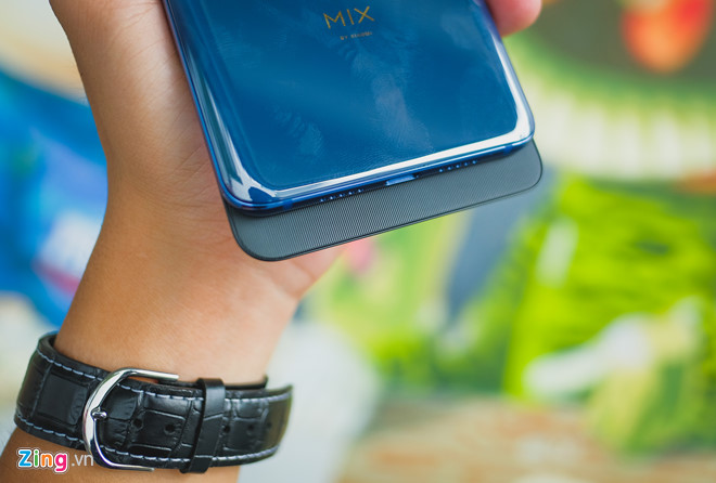 Smartphone RAM 10 GB đầu tiên ra mắt tại VN