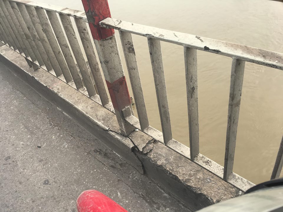 Cầu Chương Dương: Nguy hiểm chết người rình rập nơi làn hỗn hợp