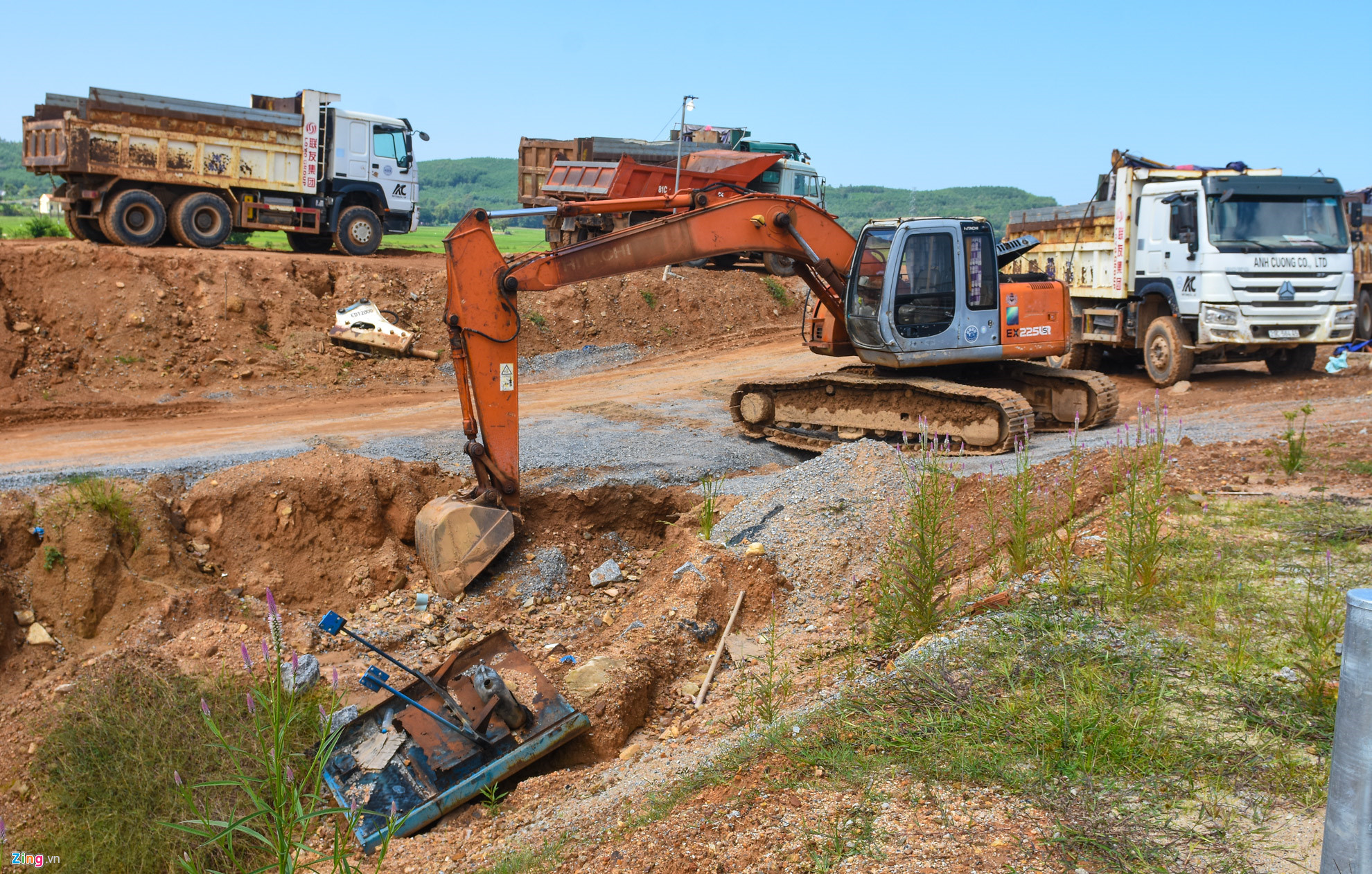 Video ảnh: Cận cảnh vòng xoay cao tốc 34.500 tỷ sụt lún cần 300 ngày khắc phục