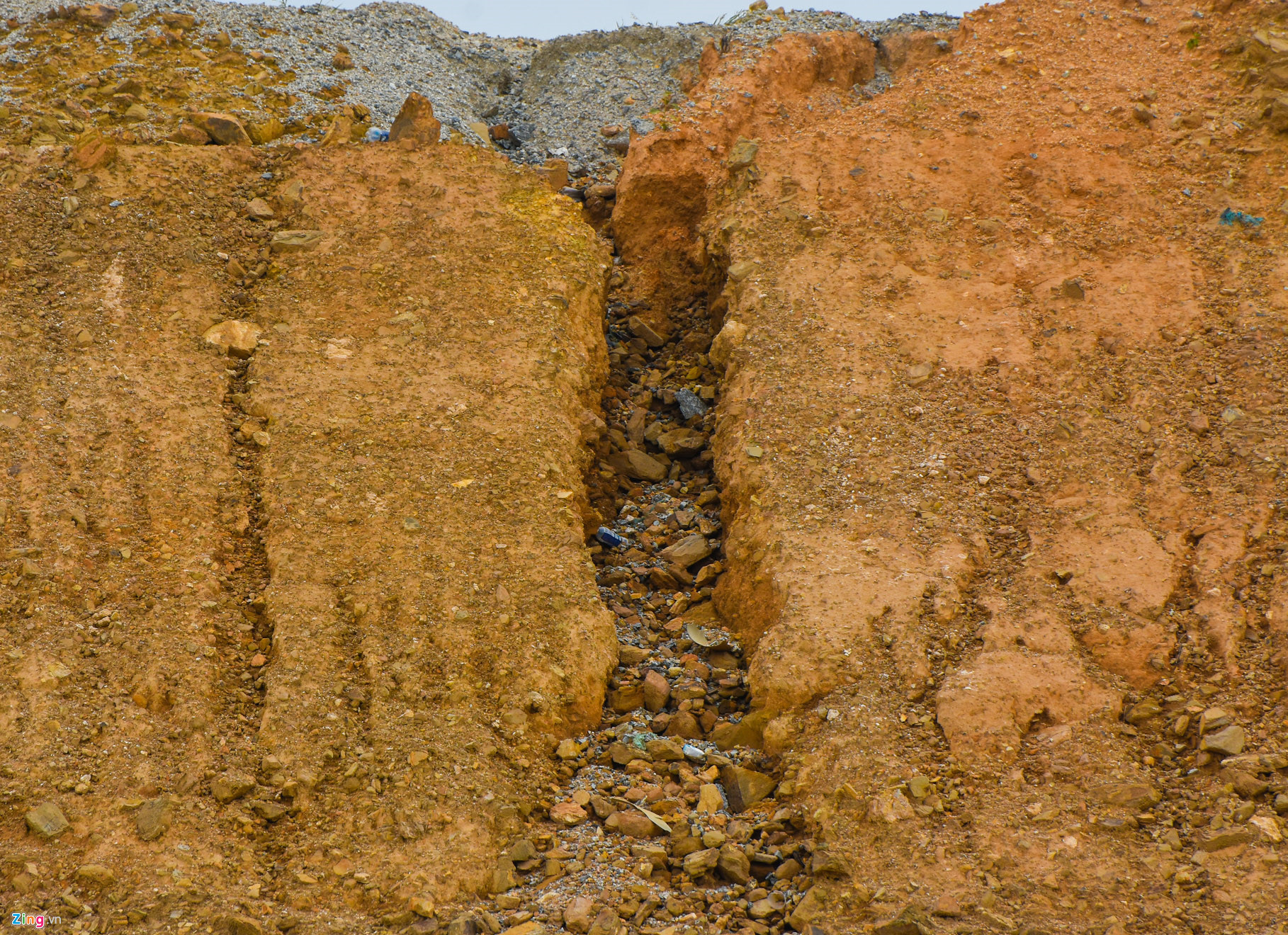 Video ảnh: Cận cảnh vòng xoay cao tốc 34.500 tỷ sụt lún cần 300 ngày khắc phục