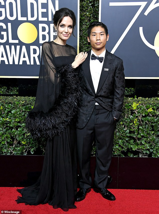 Sướng như Pax Thiên: Hết du lịch châu Âu lại được Angelina Jolie dẫn đi chơi Hàn Quốc