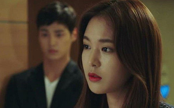 Lần vắng nhà đột xuất của vợ đã giải đáp bí mật bộ đồ lót trong túi xách mà chồng khấp khởi chờ vợ mặc Lần vắng nhà đột xuất của vợ đã giải đáp bí mật bộ đồ lót trong túi xách mà chồng khấp khởi chờ vợ mặc