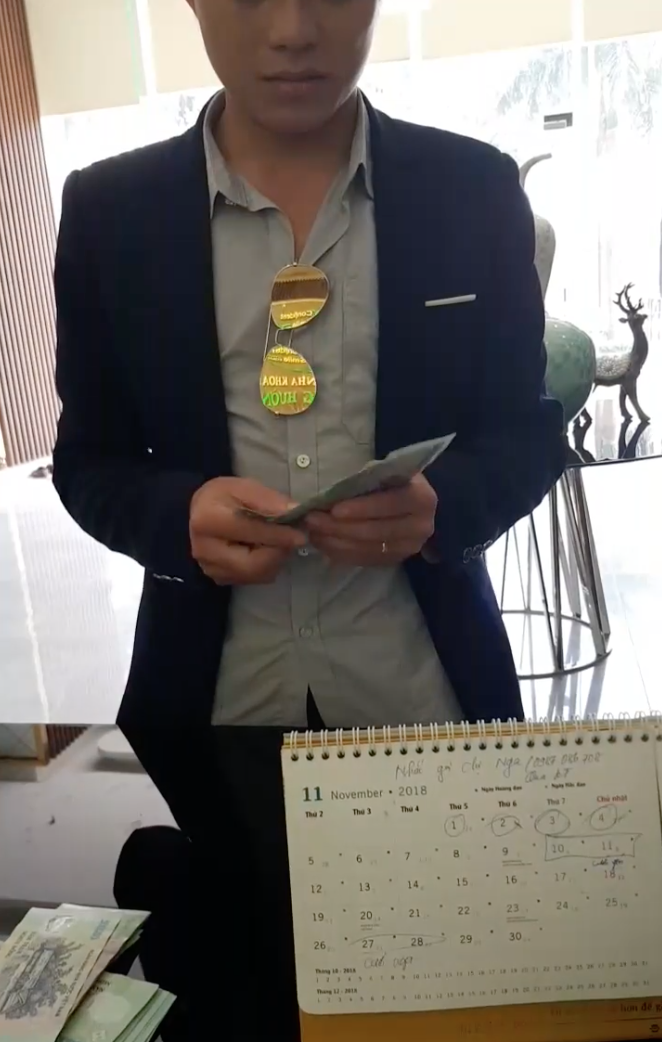 Cô dâu 62 tuổi tiếp tục chi hơn 200 triệu để trùng tu bộ nhá sau khi căng da mặt