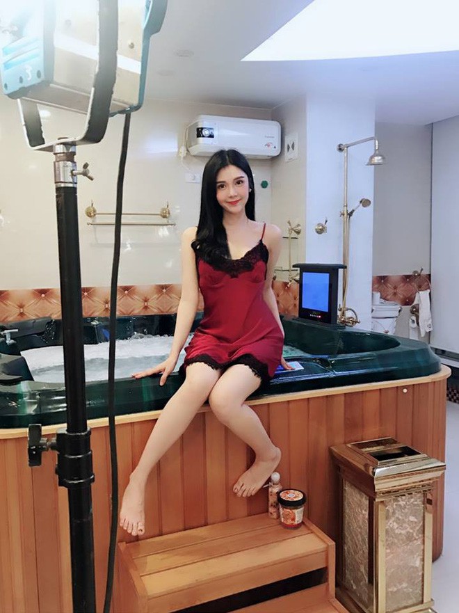 Loạt hot girl đình đám của các nhóm hài: Người là mẹ đơn thân, người lấn sân thành công sang truyền hình