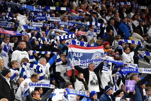 Leicester thắng trận đầu tiên sau vụ rơi máy bay của ông Vichai