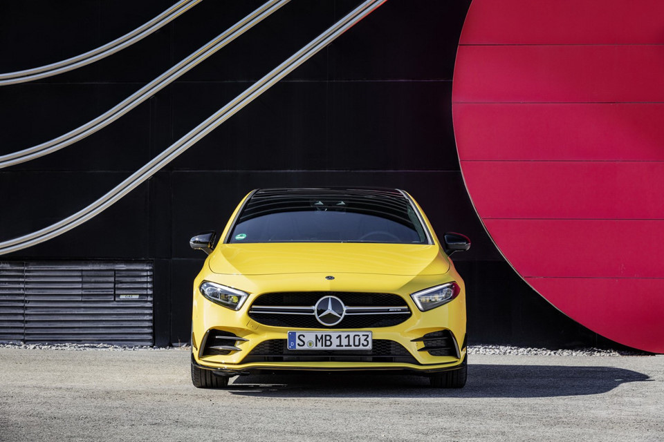 Mercedes-AMG A35 bán ra vào tháng 12, giá hơn 54.000 USD
