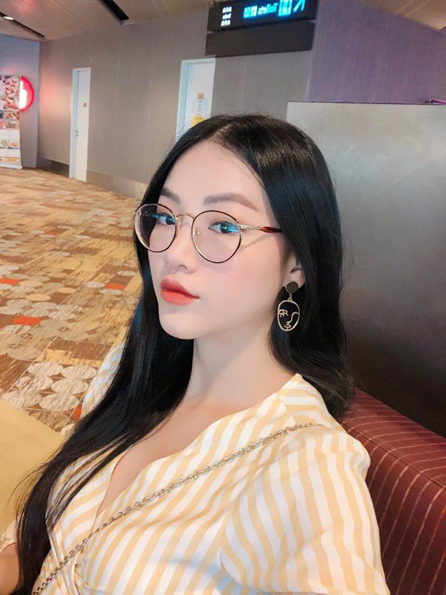 Ảnh đời thường của Tân Hoa hậu Trái Đất 2018: Tiếng Anh chuẩn, thành tích học xuất sắc, lại còn đẹp hết phần thiên hạ Ảnh đời thường của Tân Hoa hậu Trái Đất 2018: Tiếng Anh chuẩn, thành tích học xuất sắc, lại còn đẹp hết phần thiên hạ