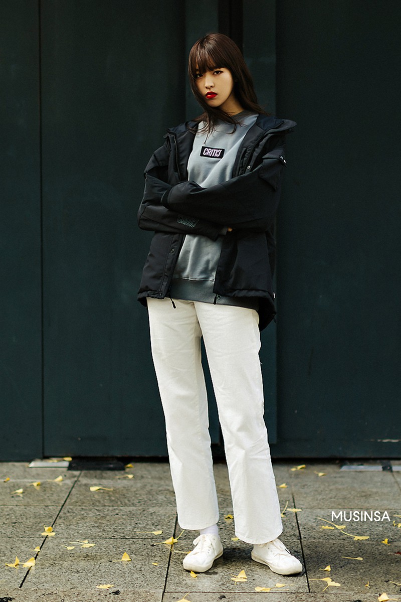 Street style giới trẻ Hàn tuần qua chứng minh: mix đồ đơn giản, thoải mái luôn đẹp và cool nhất