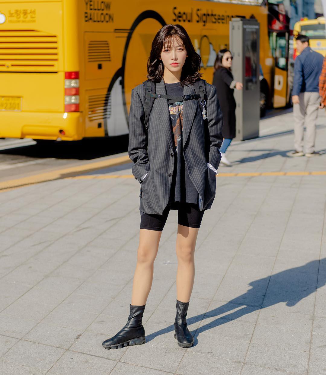 Street style giới trẻ Hàn tuần qua chứng minh: mix đồ đơn giản, thoải mái luôn đẹp và cool nhất