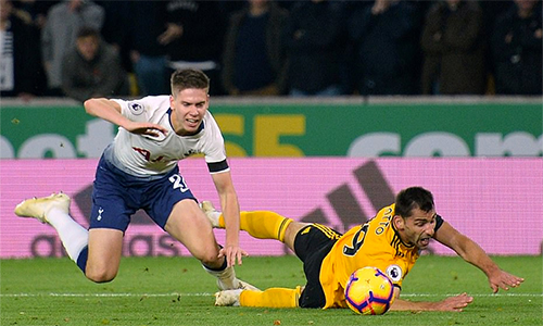 Tottenham soán chỗ của Arsenal trong top 4