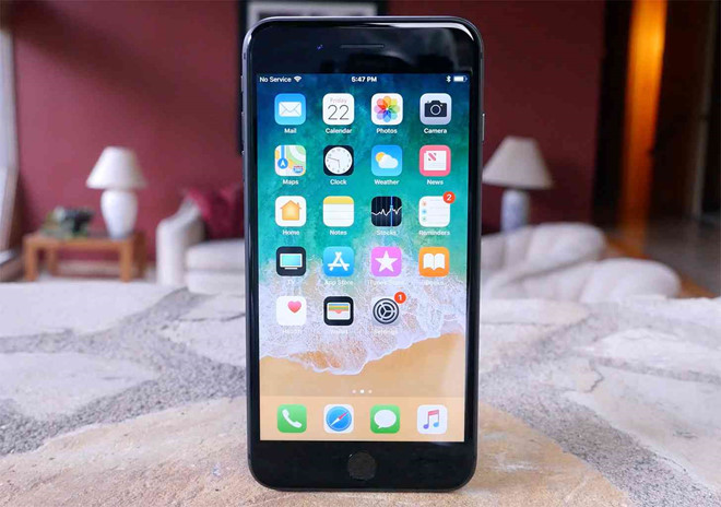 Apple bán iPhone 8, 8 Plus hàng tân trang giá từ 449 USD