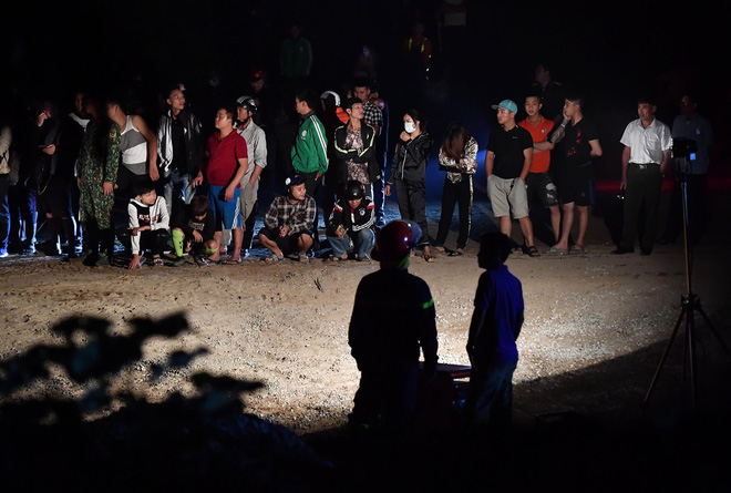 Nữ nạn nhân tử vong trong vụ ô tô rơi xuống sông Hồng được xác định chính là chủ xe Mercedes