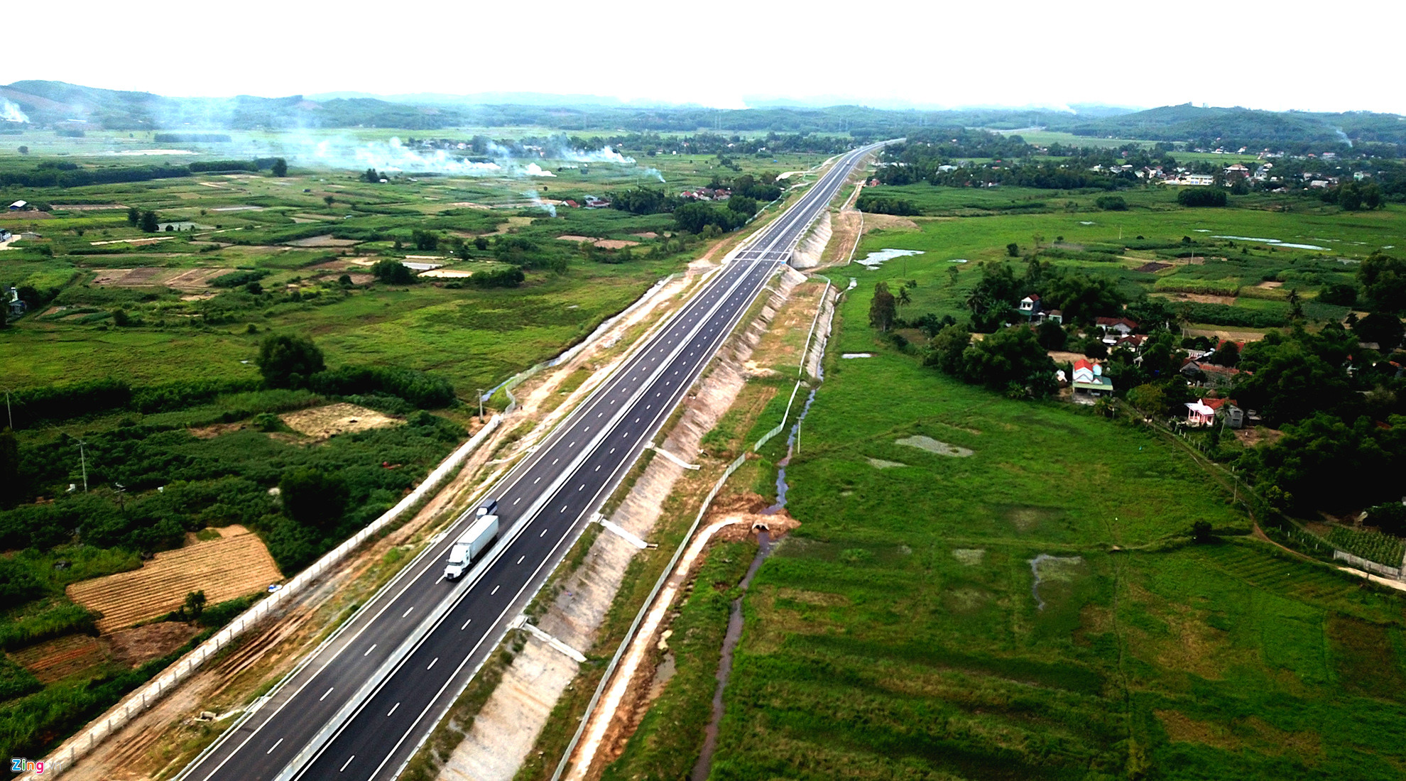 Video ảnh: Dân khốn khổ vì nhà thầu cao tốc 34.500 tỷ chậm khắc phục đường